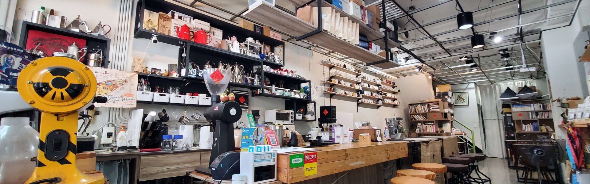 ATTI咖啡研究工坊-店內照片-內部裝潢